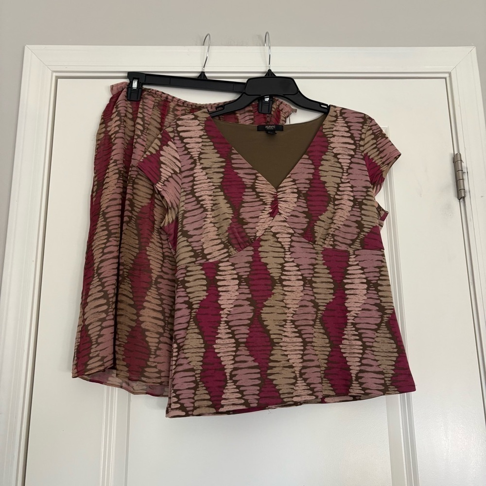 Red, Tan and Brown V- Neck Blouse and Skirt Co Ord Set - Picture 2 of 7